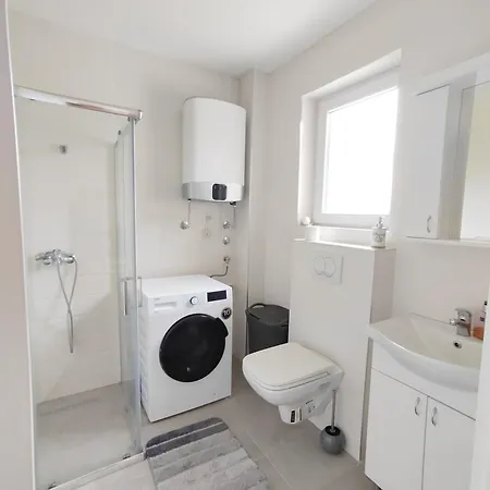 Lux Banjica Bukorovac